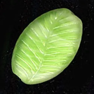 b11-gr-0879-Vintage pressed glass leaf bead. 15x10mm. Pkg of 4