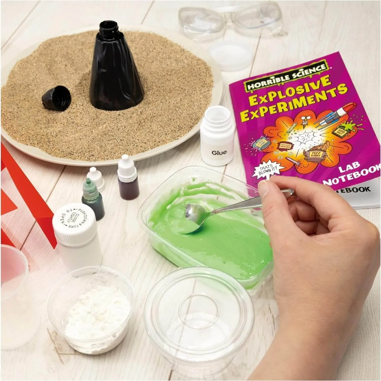 Galt Horrible Science Explosive Experiments Kit for Ages 8 and Up