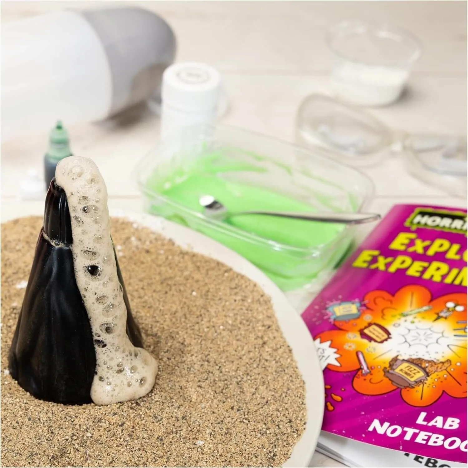Galt Horrible Science Explosive Experiments Kit for Ages 8 and Up